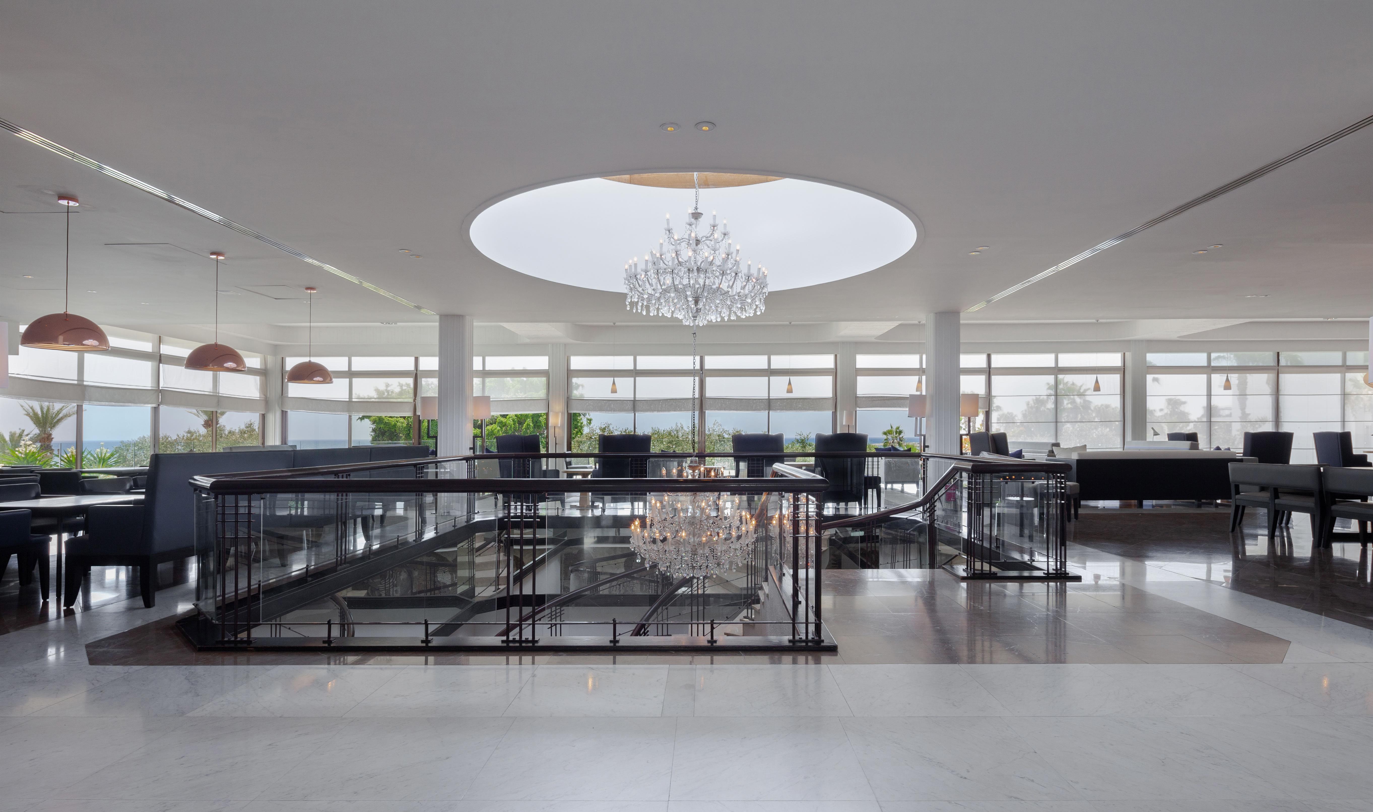 Almyra Hotel Paphos Luaran gambar Interior of the building