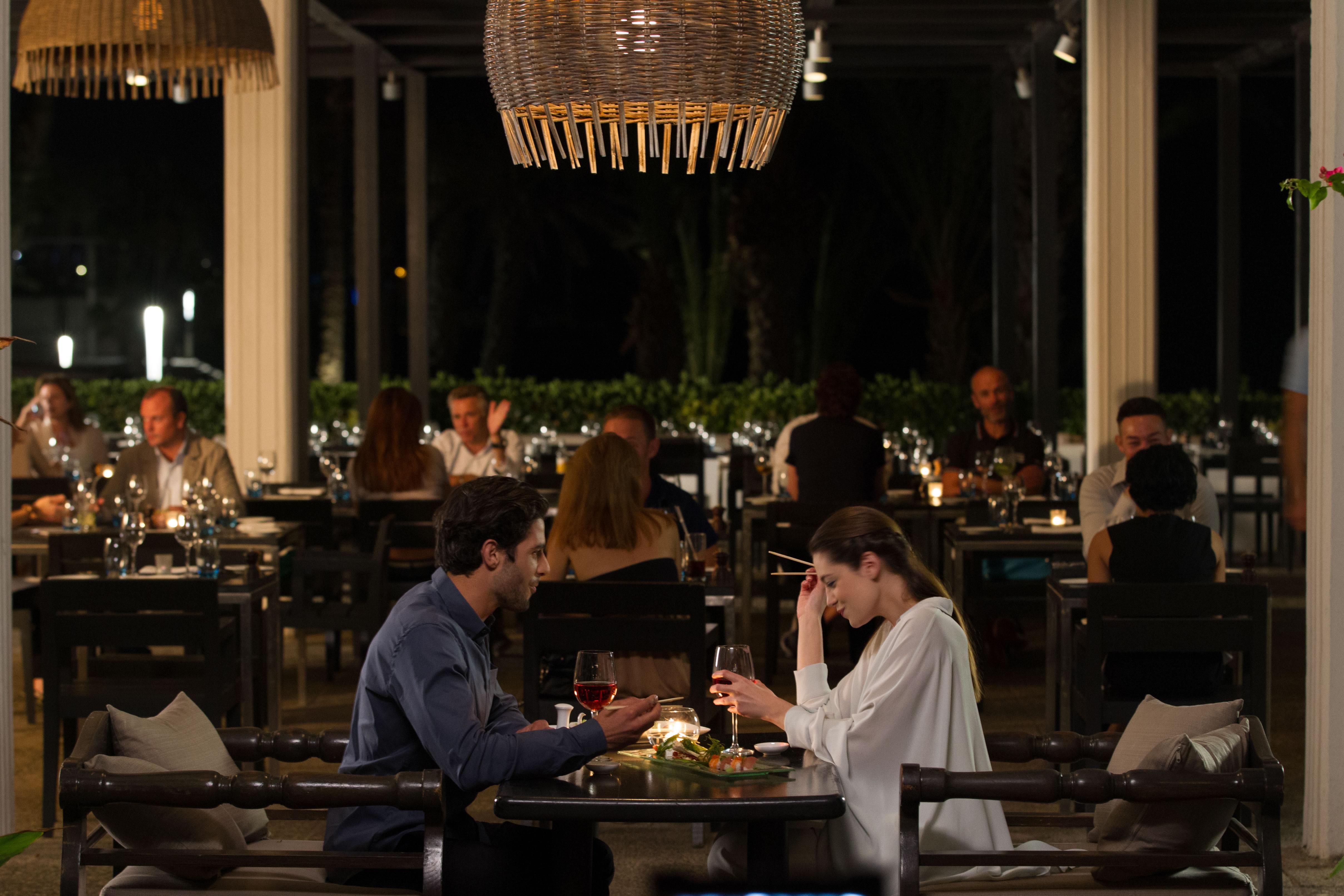 Almyra Hotel Paphos Luaran gambar The restaurant at the Four Seasons Hotel