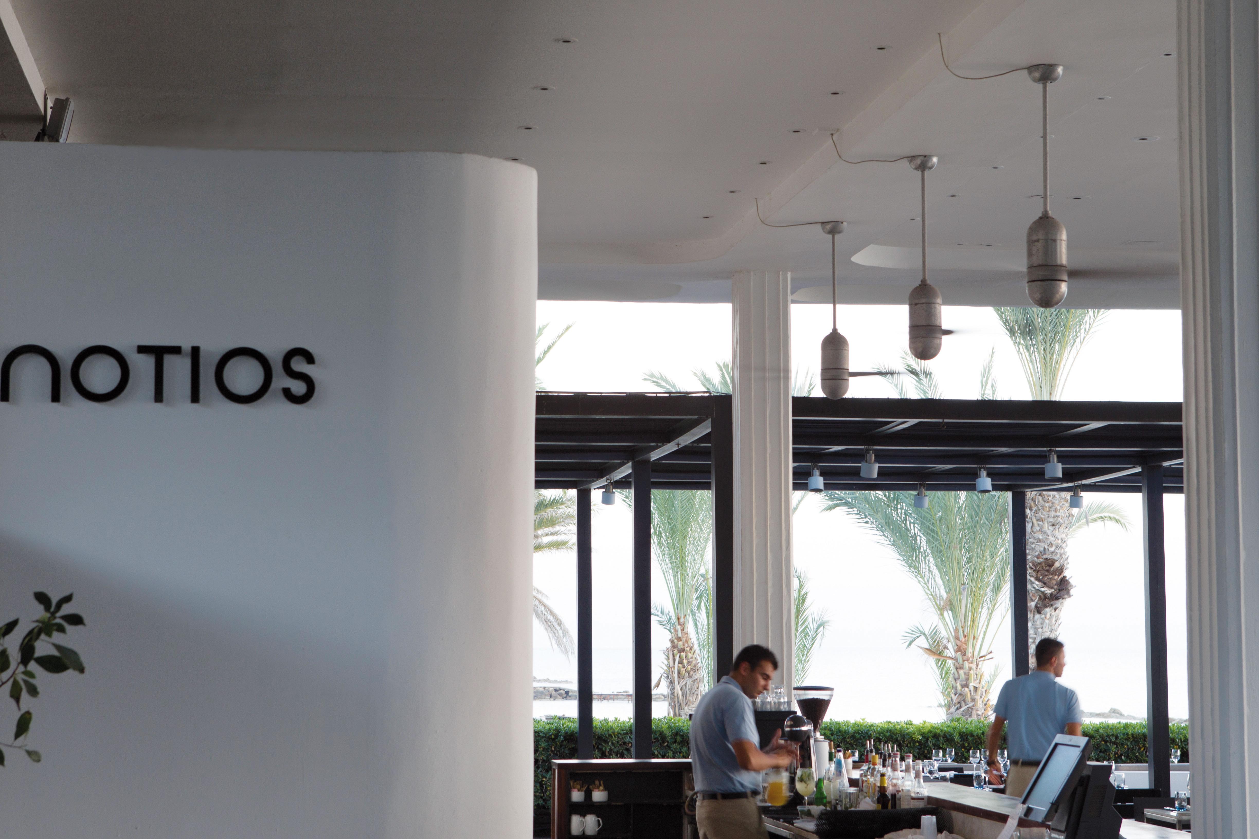 Almyra Hotel Paphos Luaran gambar The interior of the restaurant